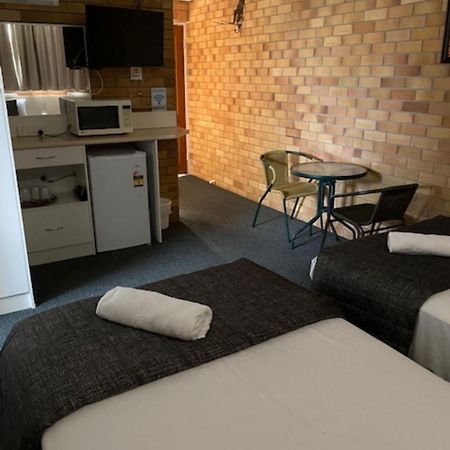 Buckaroo Motor Inn Warwick Buitenkant foto