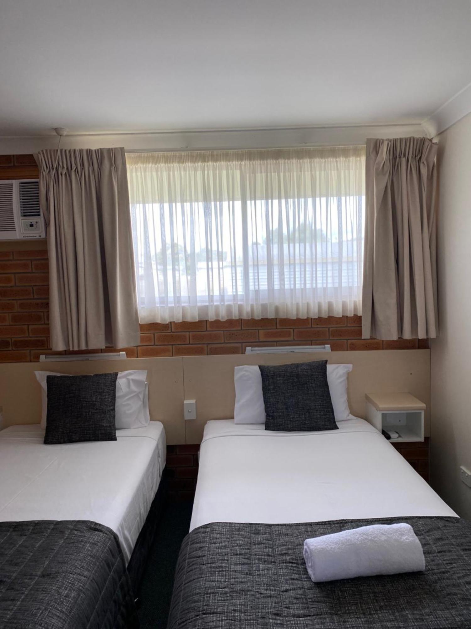 Buckaroo Motor Inn Warwick Buitenkant foto