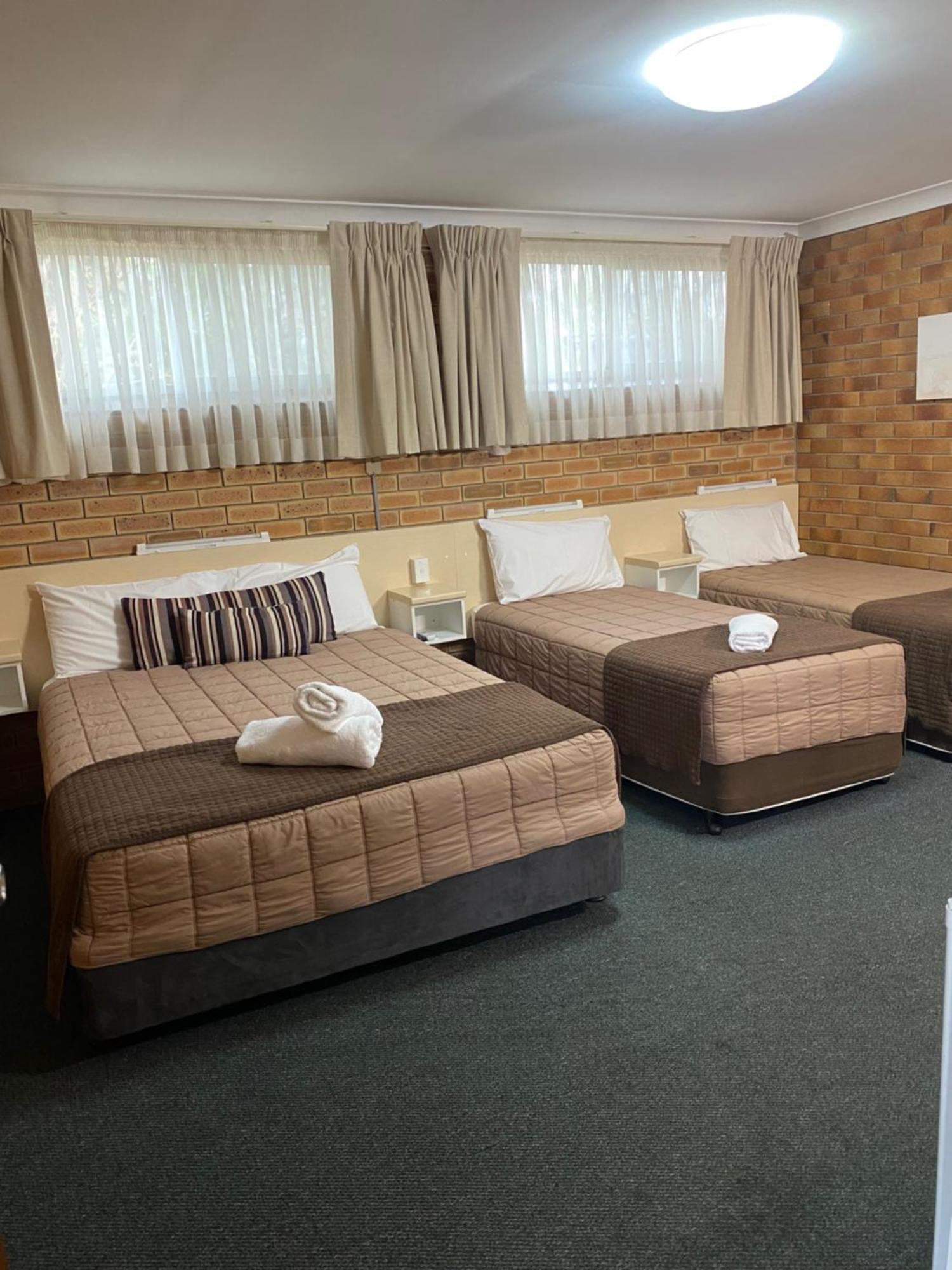 Buckaroo Motor Inn Warwick Buitenkant foto