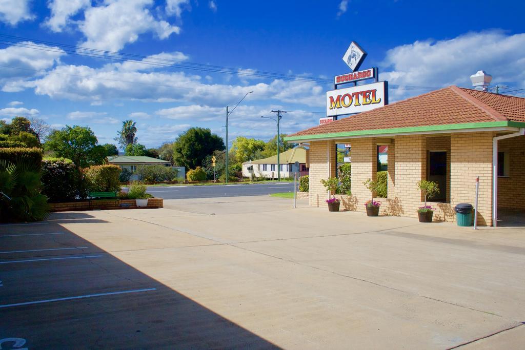 Buckaroo Motor Inn Warwick Buitenkant foto