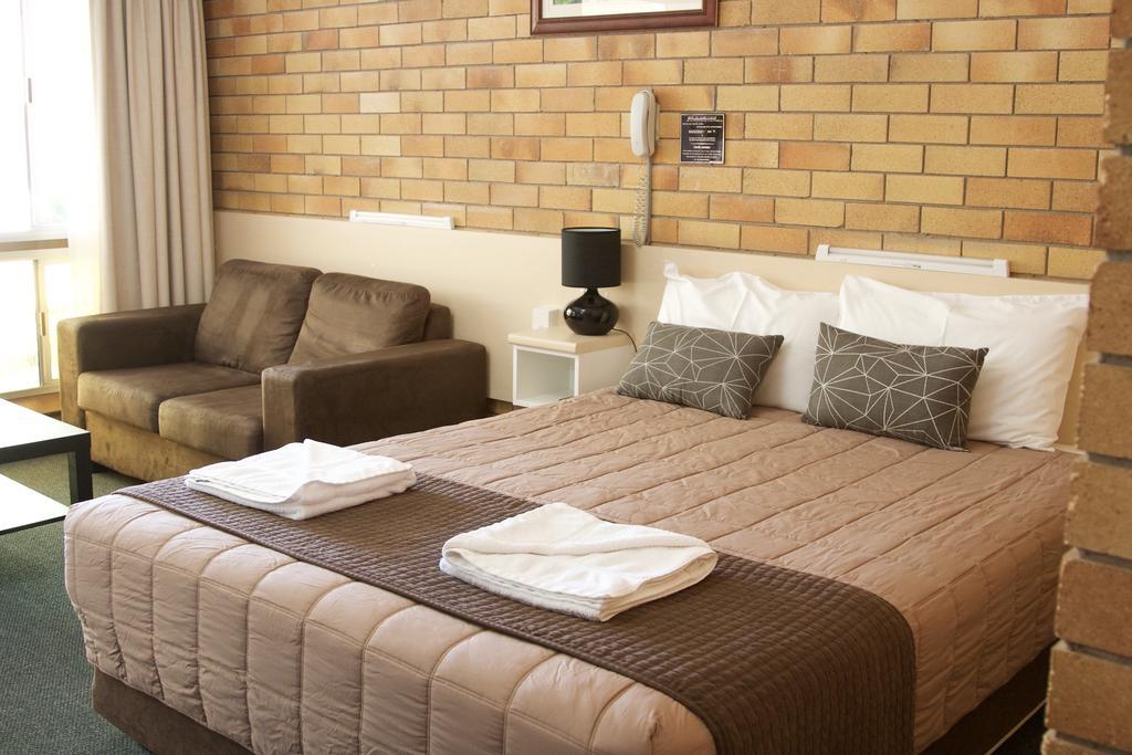 Buckaroo Motor Inn Warwick Buitenkant foto