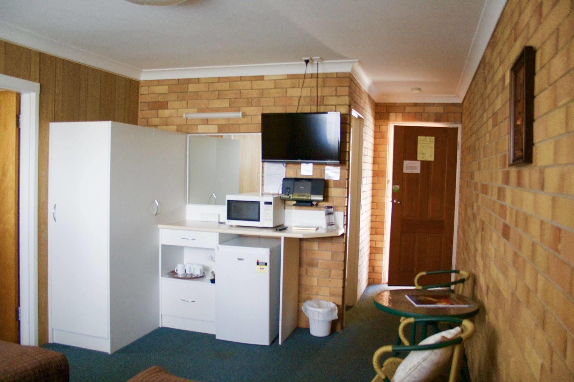 Buckaroo Motor Inn Warwick Buitenkant foto