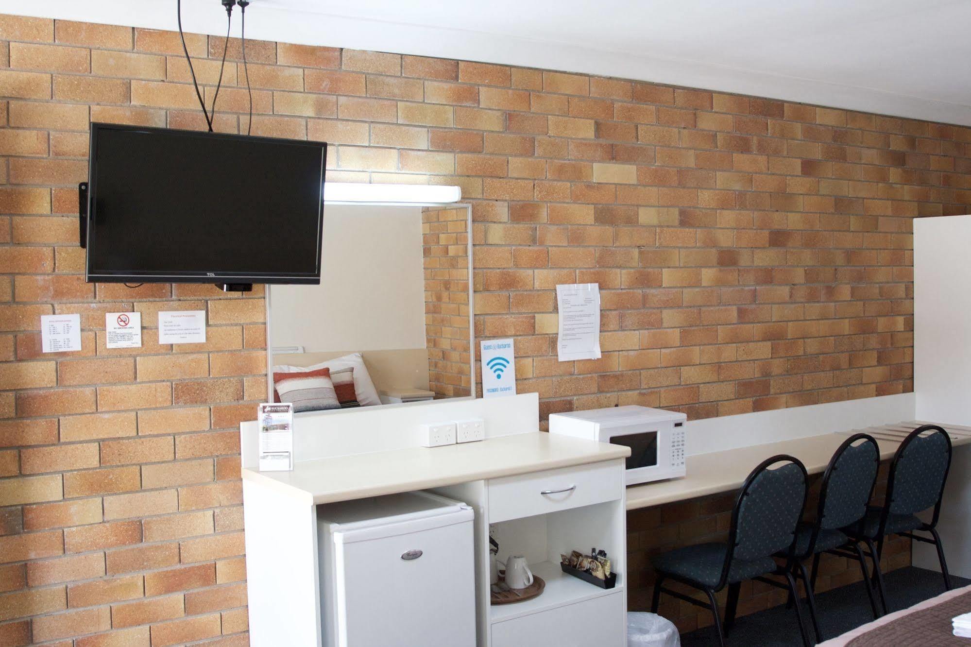 Buckaroo Motor Inn Warwick Buitenkant foto